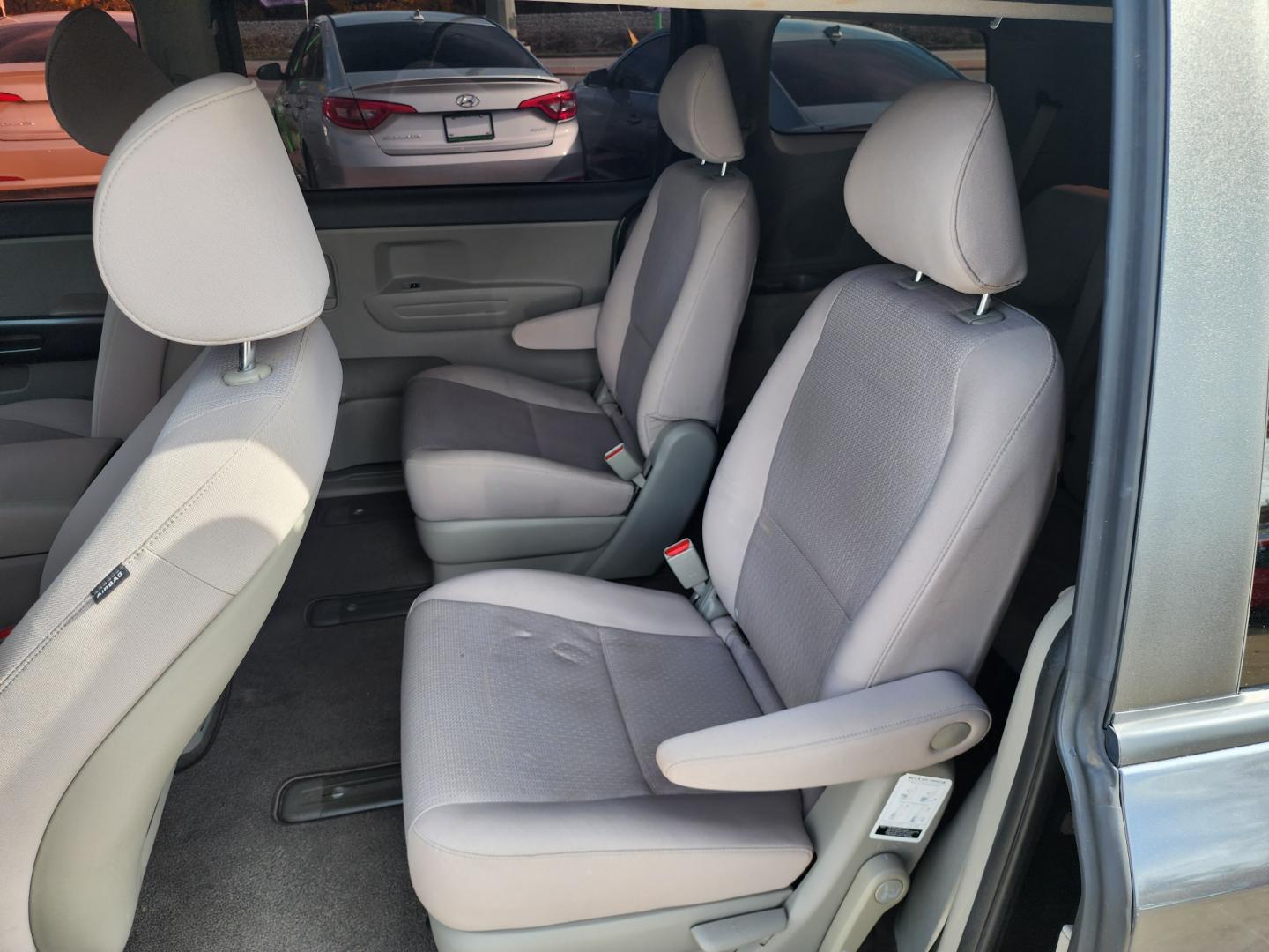 2017 GRAY Kia Sedona LX (KNDMB5C16H6) , AUTO transmission, located at 2660 S.Garland Avenue, Garland, TX, 75041, (469) 298-3118, 32.885551, -96.655602 - Welcome to DallasAutos4Less, one of the Premier BUY HERE PAY HERE Dealers in the North Dallas Area. We specialize in financing to people with NO CREDIT or BAD CREDIT. We need proof of income, proof of residence, and a ID. Come buy your new car from us today!! This is a Very clean 2017 HYUNDAI KIA - Photo#15